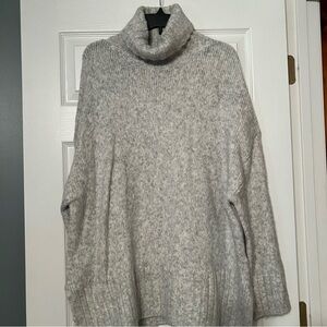 H&M Light Gray Turtleneck Oversized Sweater, size XL